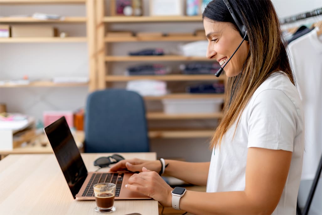 ¿Trabajas desde casa? Descubre los riesgos laborales en el teletrabajo y cómo evitarlos 